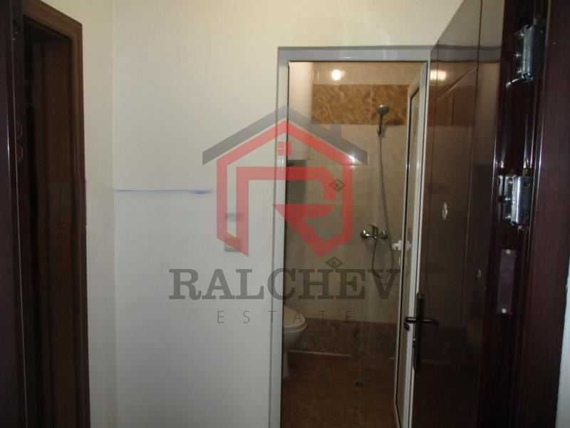 Под наем 2-стаен до Операта