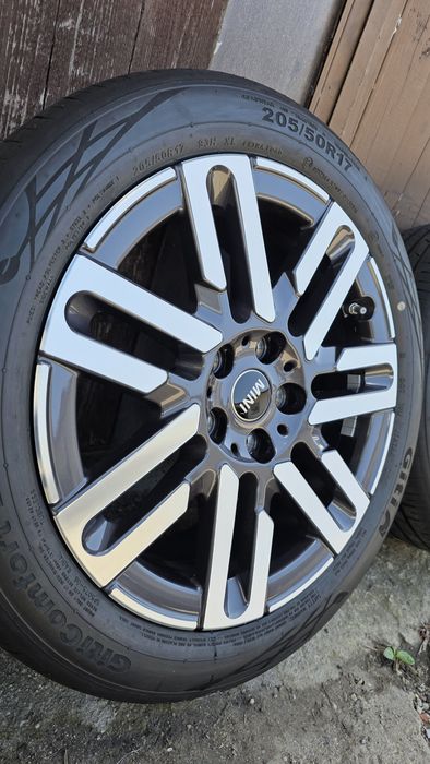 Нови!Оригинални 17" MINI CLUBMAN F54 5x112 7j IS47 Гуми 2025 205/50/17 Giti