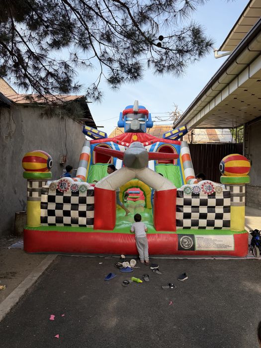 Батут с горкой детский 8/5 м