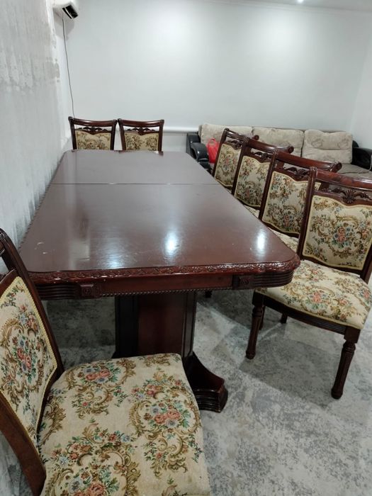 Продамт стол со стульями