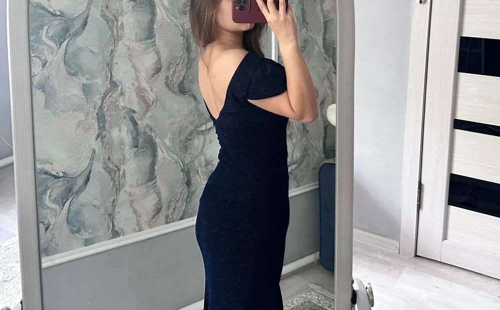 Продам темно-синее платье