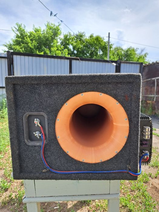 Продам Сабвуфер AMP MASS 500 12D2