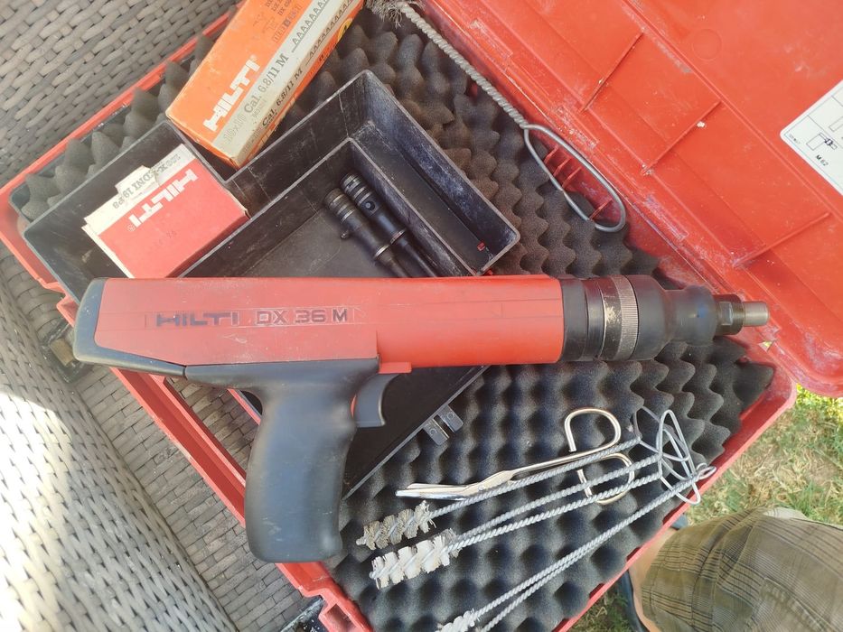 Hilti пистолет с резервни глави