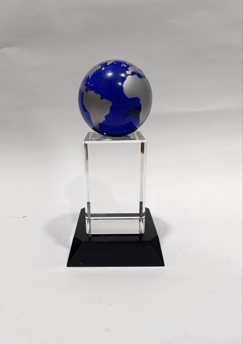 Статуэтка стеклянная