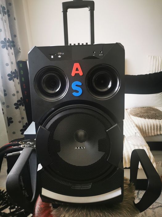 Boxă Akai cu microfon