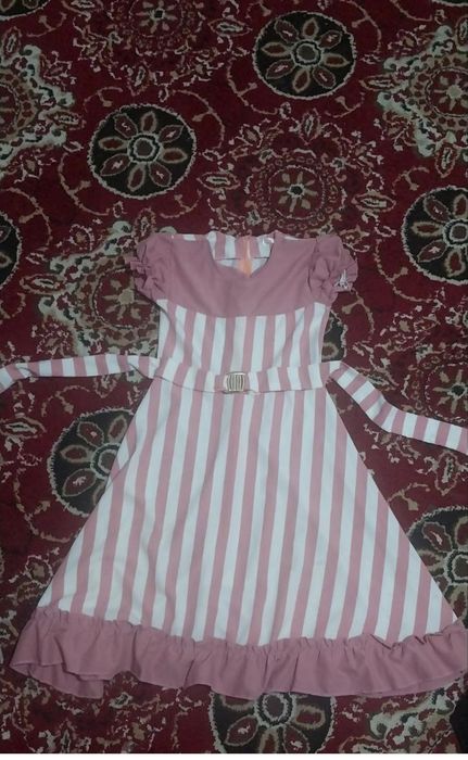 Платье 8-10лет почти новое