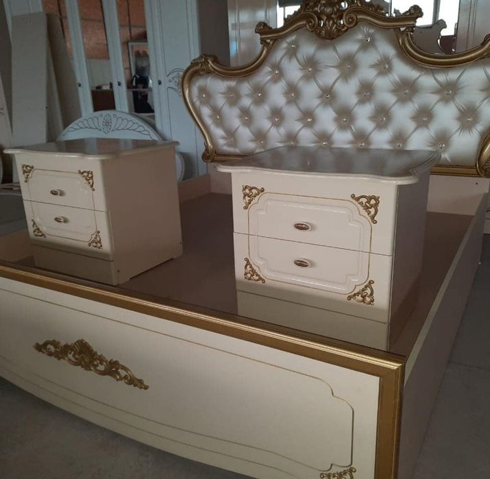 Продам спальный гарнитур