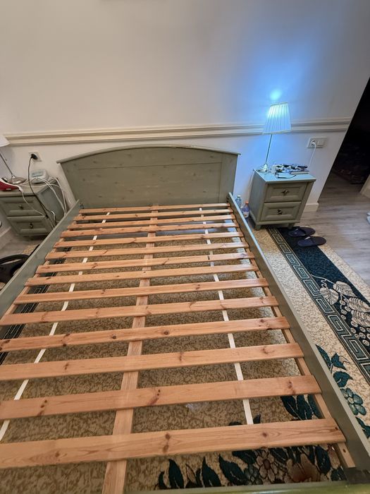 Матрас и кровать в придачу