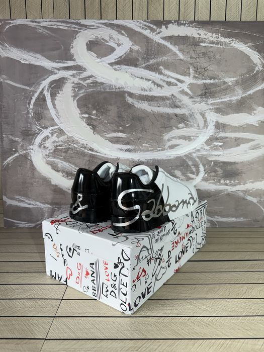 Dolce Gabbana Portofino Black White