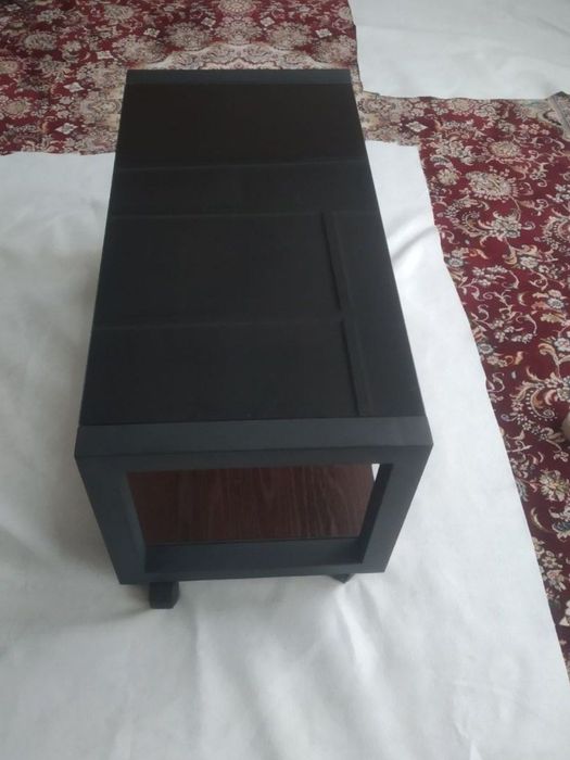 Jurnalniy stolik s svetadiotom loft mebel