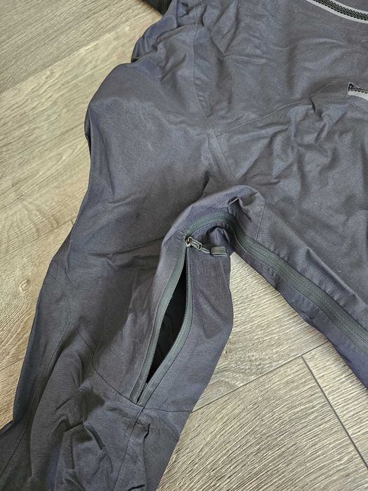 Яке шел shell от най-висок клас Burton AK трислоен Goretex Pro Shell