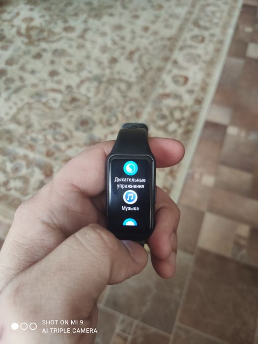 Продам оригинал смарт часы Huawei Band