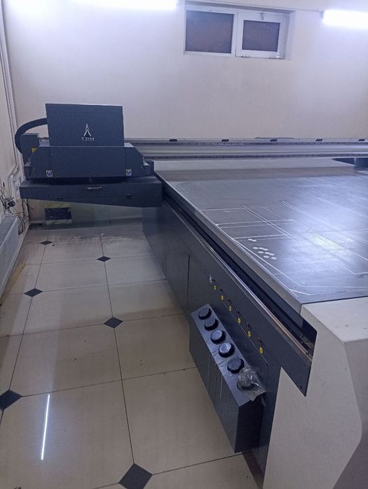 УФ принтер,Uv printer ( planshetniy sotiladi) 
Yuzasi tekis hamma  
na