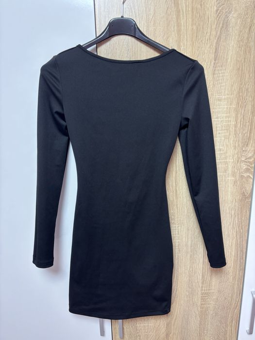 Официални рокли.