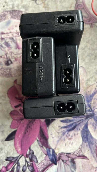 Adaptoare diferite  modele BC50, BC70, DZ-ACS3(E), DR-BC-K4