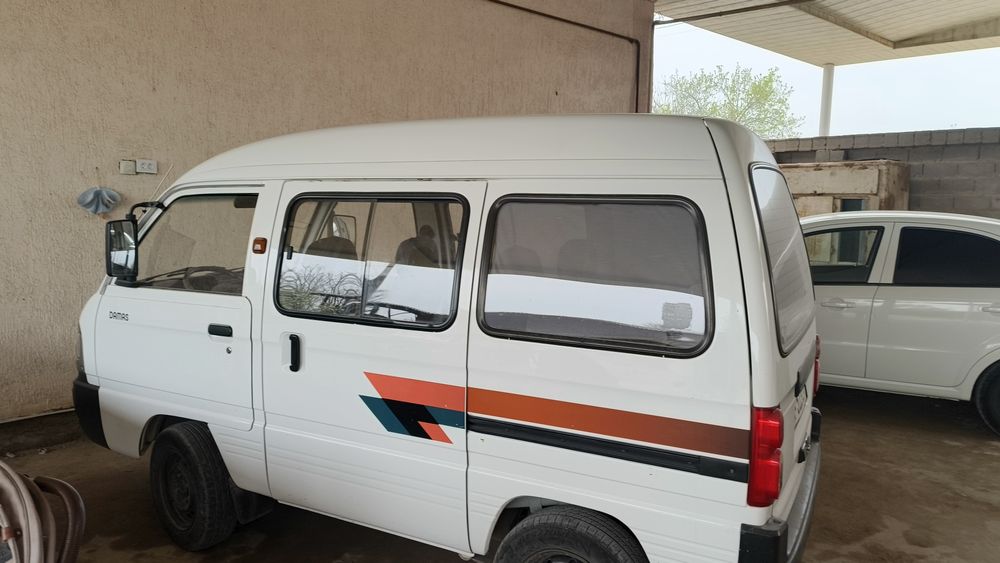 Дамас сотилади нактга