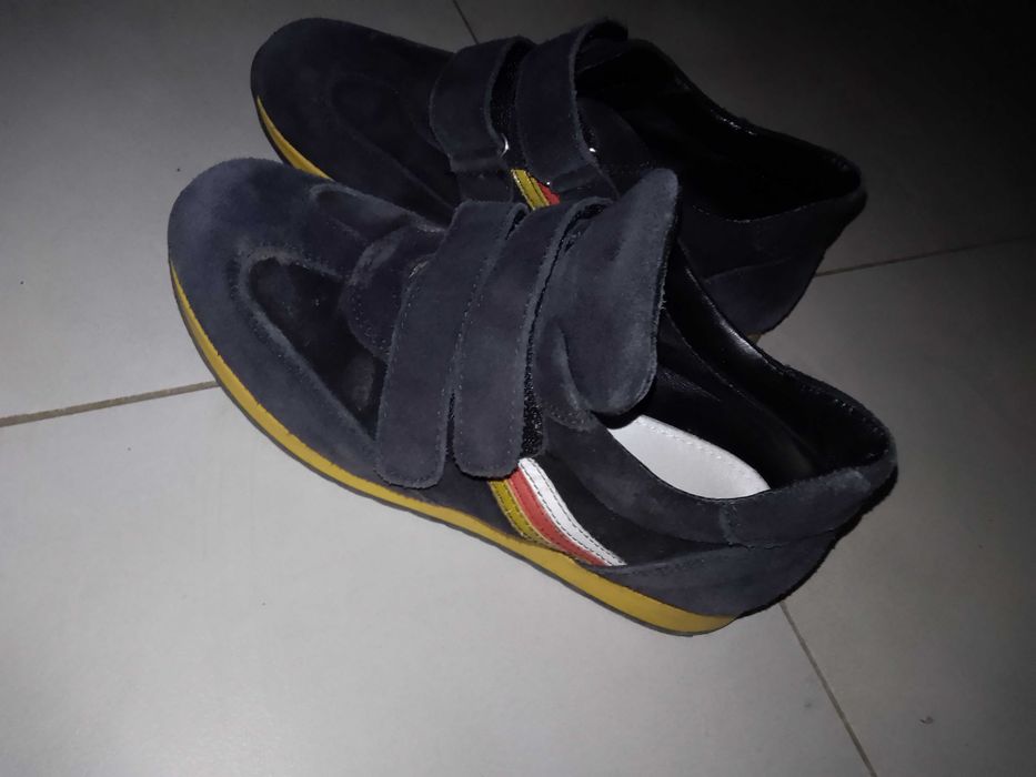 Adidași de piele pentru băieți, mărimea 33
