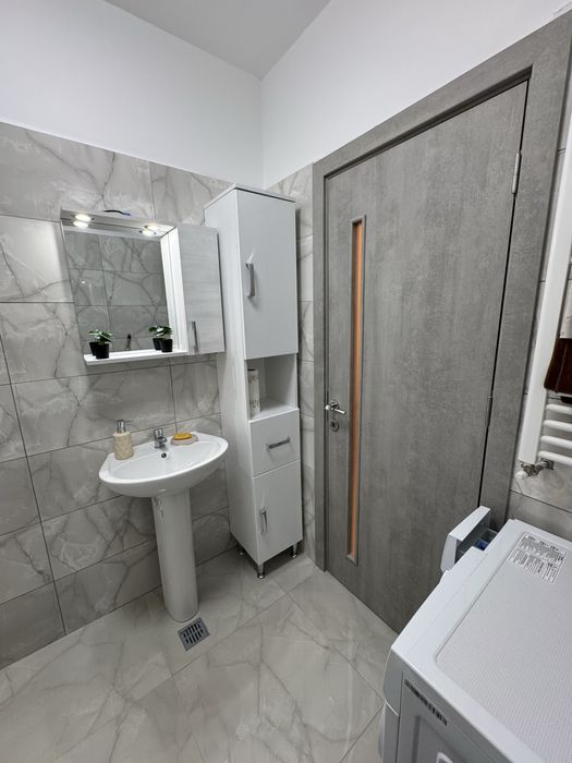 Garsoniera de inchiriat , bloc nou!