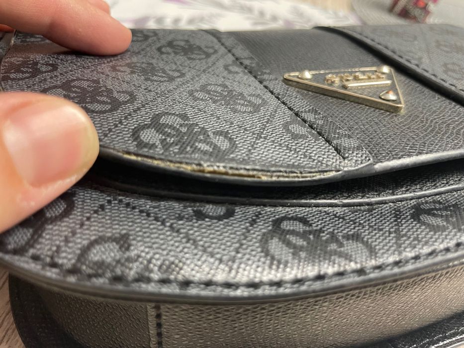 Дамска чанта Guess