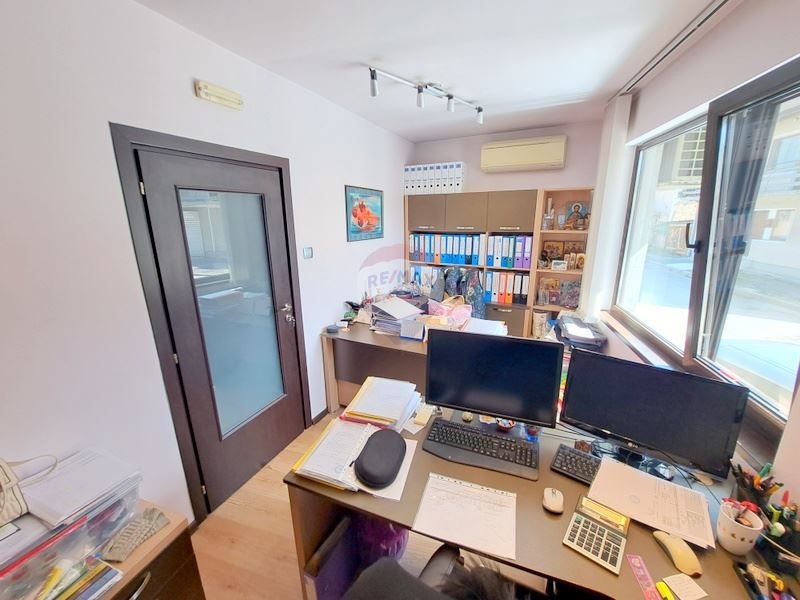 Продава се Къща в Варна, Колхозен пазар - 240 кв.м за 1334 €/кв.м - Снимка #2