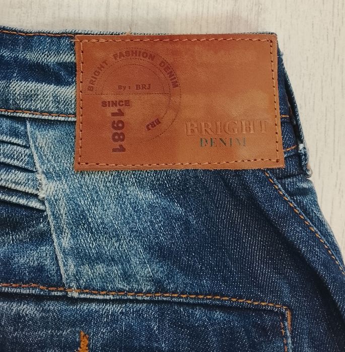 Vând blugi bărbați "Bright Fashion Denim"