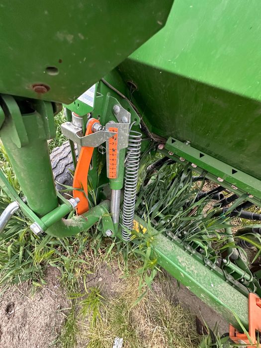Semănătoarea păioase Amazone D9 4000 super 33 - an 2022 - second hand