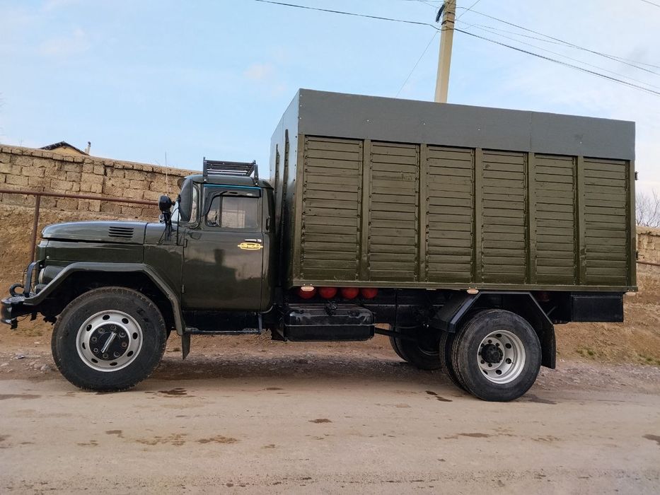 Sotiladi Zil 131