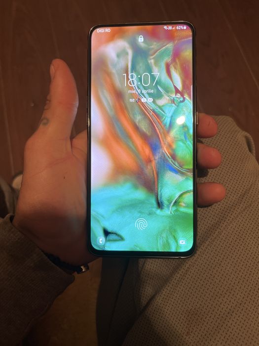 Vand samsung A80 telefonu functioneaza bine