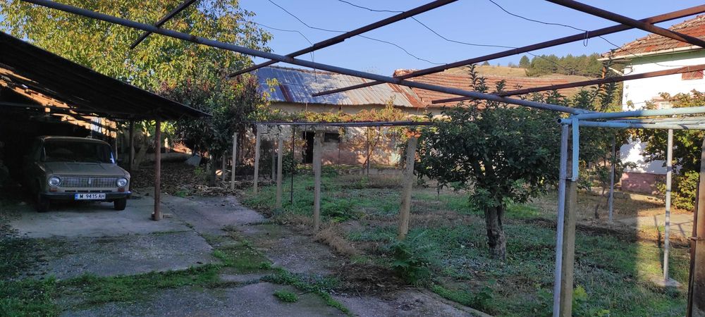 Продава се Къща в София, Люлин - център - 100 кв.м за 281 €/кв.м - Снимка #2