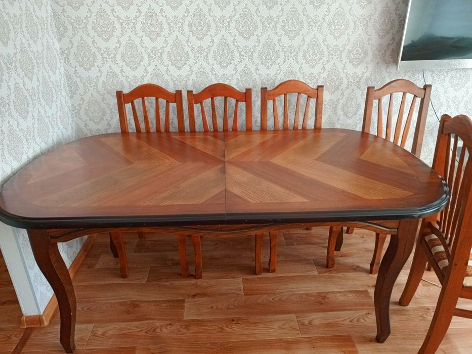 Продам стол чисто дерево