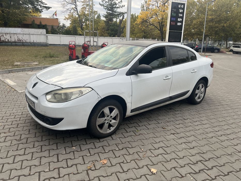 Dezmembrez renault fluence