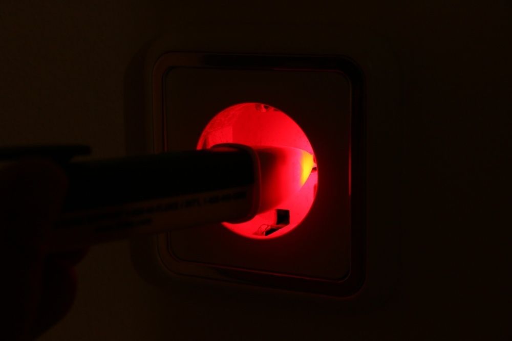 Тестер за напрежение до 1000V, джобен размер Fluke, Германия