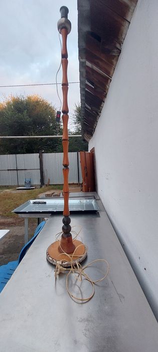 Продам напольную лампу (Бра)