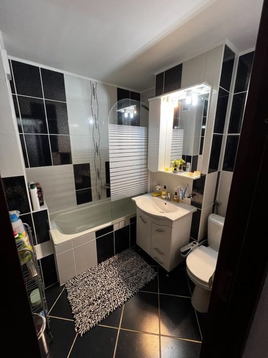 Apartament 3 camere de vânzare – 67 mp – bloc 1995 – Onești, zona Kaufland / Liceul Cantemir