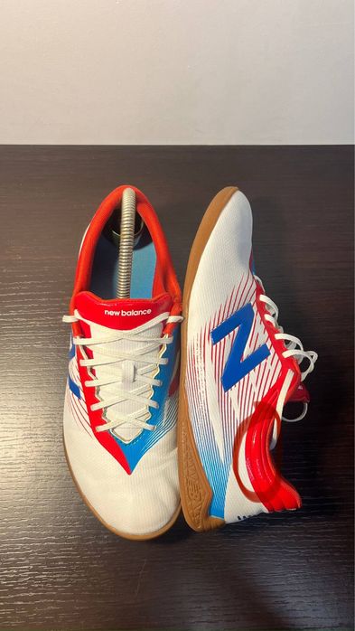 New balance furon - обувки за футзал. EU42