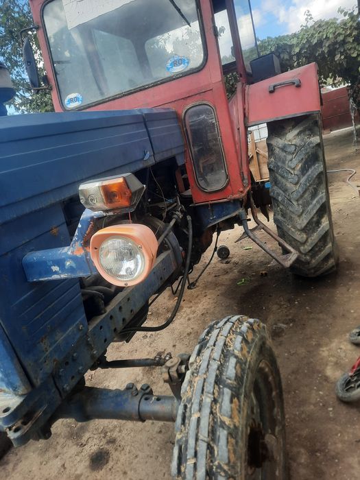 Vând tractor 650