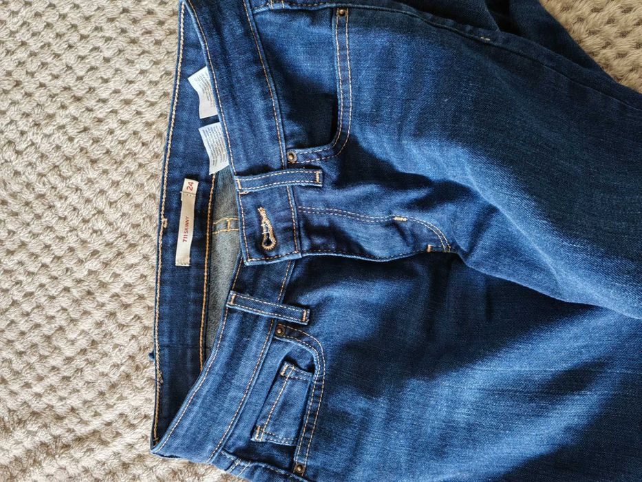 Pantaloni Levi's marimea xs