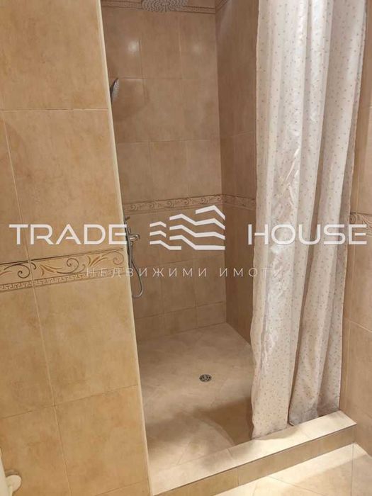 Дава се под наем Многостаен апартамент в Пловдив, Младежки Хълм - 140 кв.м за 860 € - Снимка #11