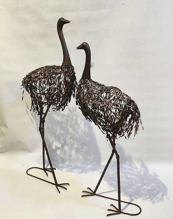 Комплект метални скулптури „Ему“