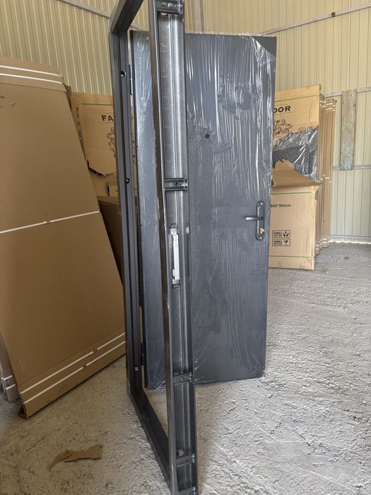 Входные Двери. Сыртқы есіктер