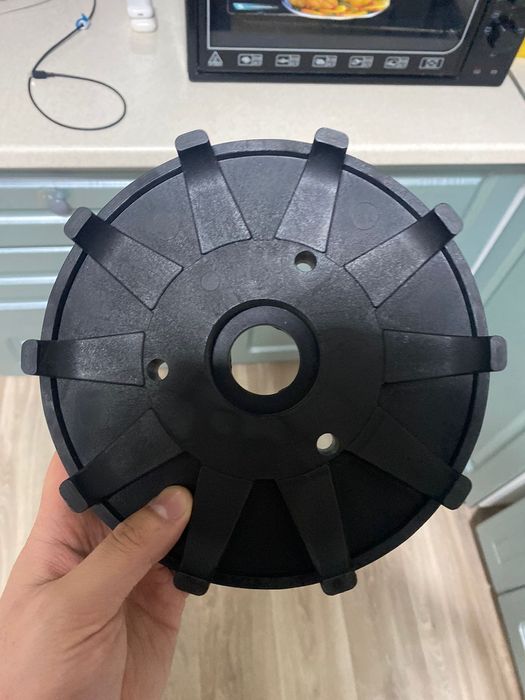 Продам ролик от такой гусеницы