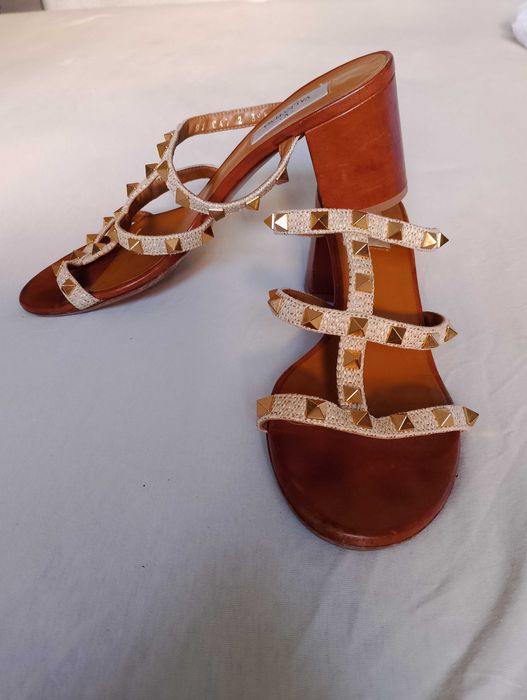 Оригинални сандали - Valentino Garavani Rockstud