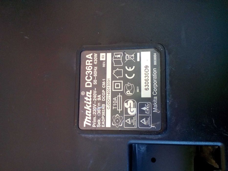 Батерии и зарядно на 36в за перфоратор макита