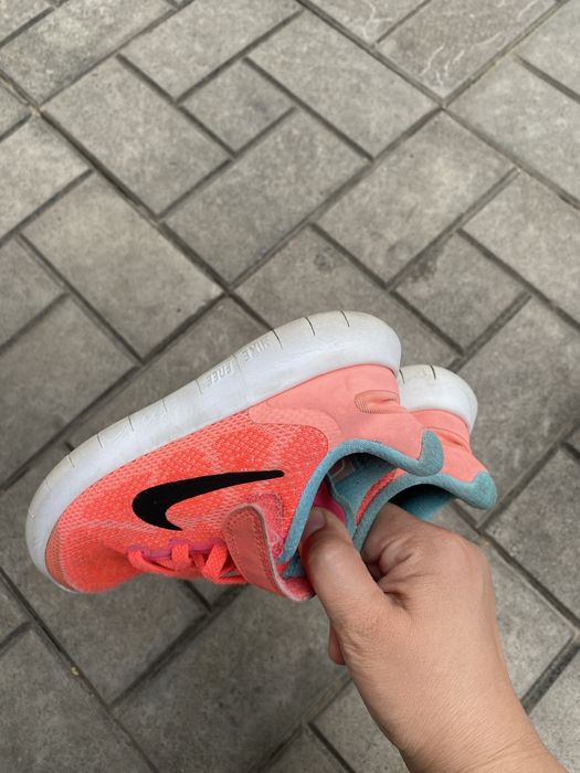 Продам кроссовки nike летние