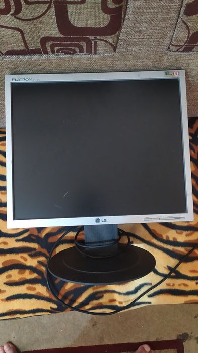 Продам мониторы 19 и 17 дюйм LG HP Acer