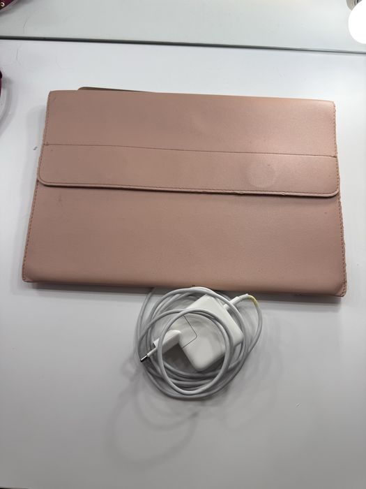 MacBook Air 13” Retina 2020 – Intel Core i3 / 8GB RAM