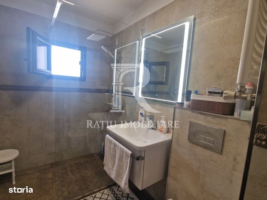 Apartament cu 3 camere | Zona Biserica Emanuel | Oradea
