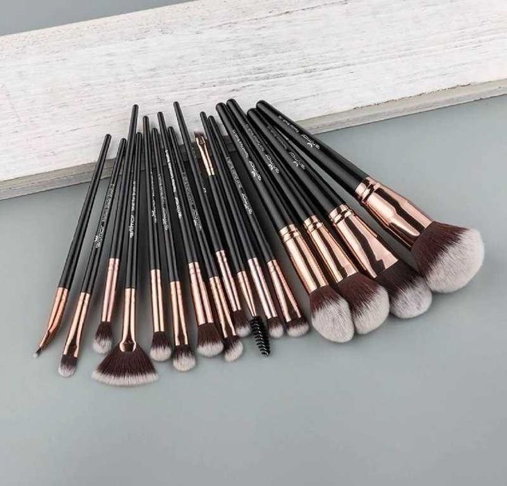 кисточки для макияжа