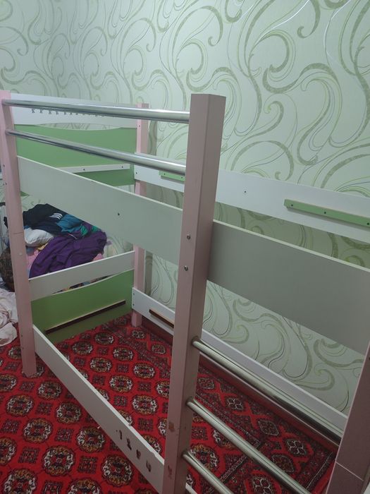 Двухъярусная кровать