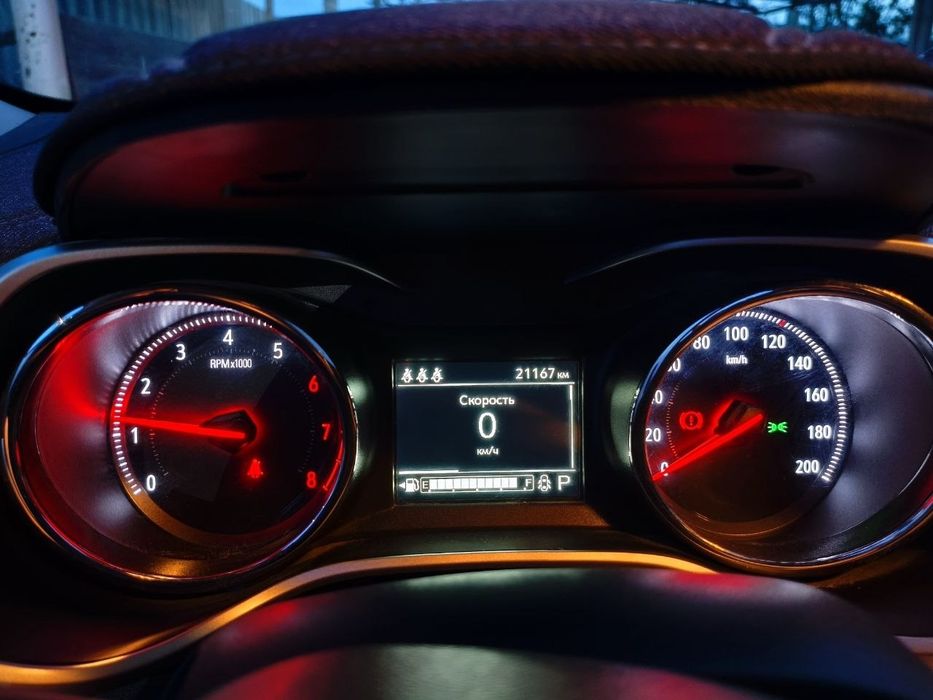 Трекер 2023 йил срочно сотилади.